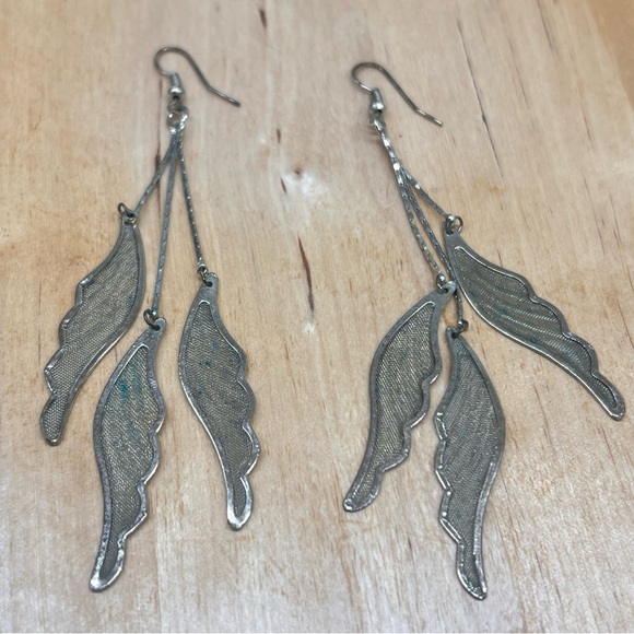 Gold tone Filigree Feather or Wings Lightweight Dangling Hook Earrings - Picture 3 of 5